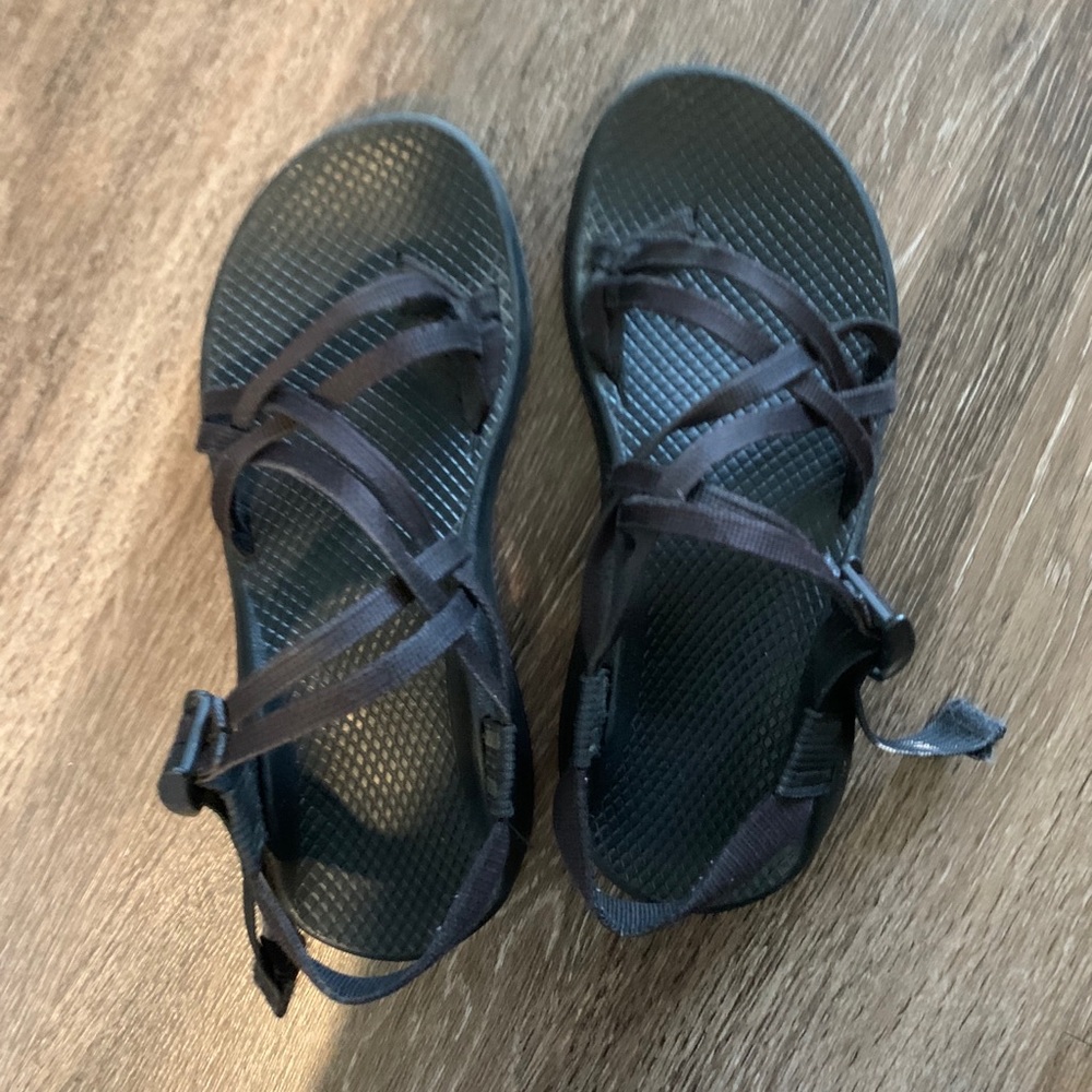 Black double strap women’s chacos.
